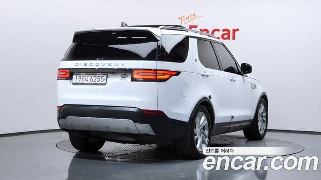 Land Rover Discovery 5 2019 — Фото 2/20