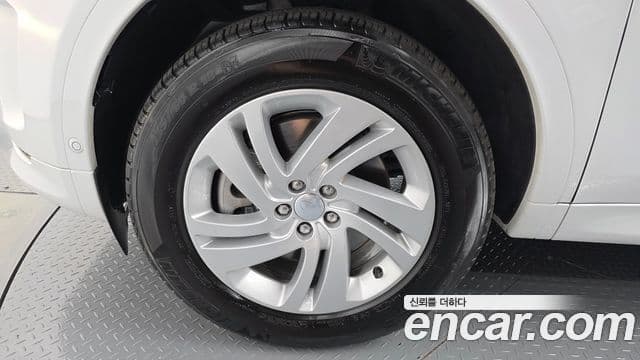 Land Rover Discovery Sport 2025 — Фото 4/20