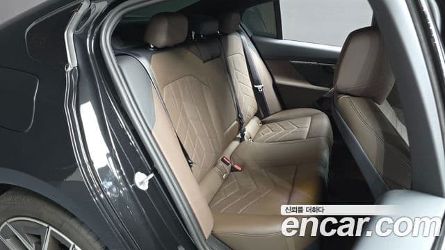 BMW 5 Series 2025 — ფოტო 12/20
