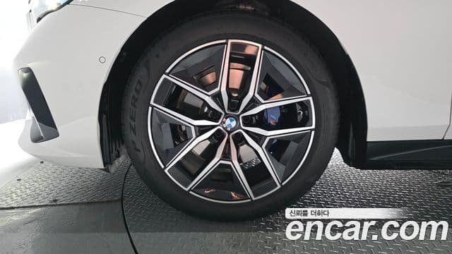 BMW 5 Series 2025 — ფოტო 5/20