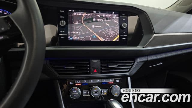 Volkswagen Jetta 2021 — Şəkil 12/20