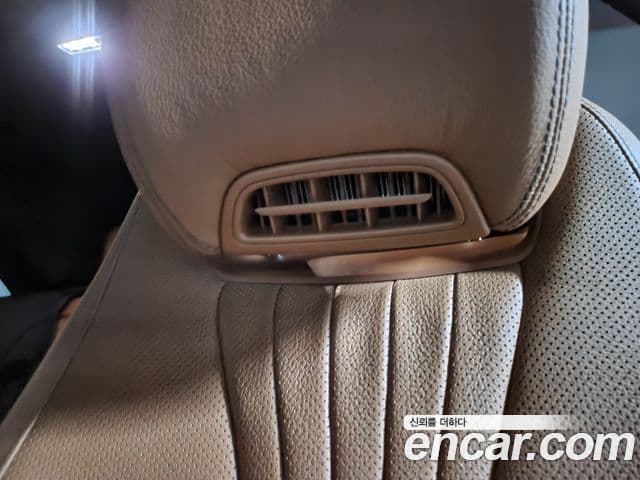 Mercedes-Benz E-Class 2019 — ფოტო 16/20