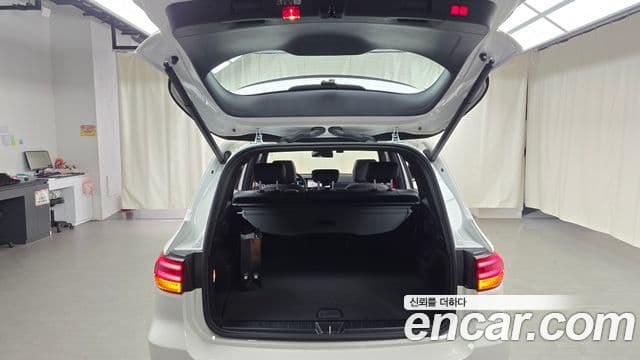 Mercedes-Benz GLB-Class 2025 — ფოტო 20/20