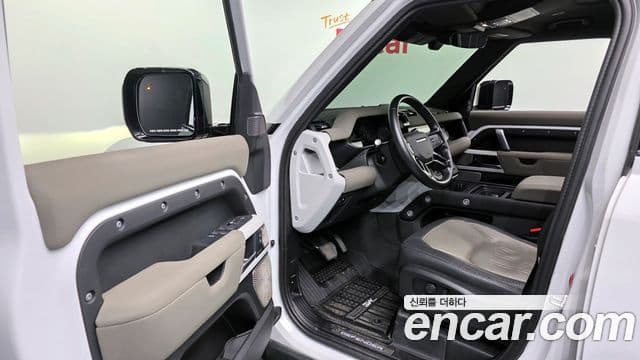Land Rover Defender 2022 — ფოტო 11/20