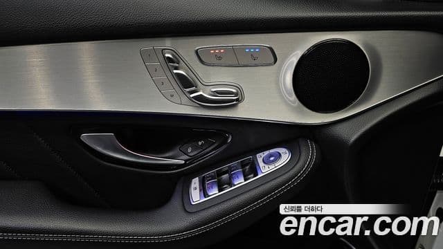 Mercedes-Benz GLC-Class 2020 — ფოტო 14/20