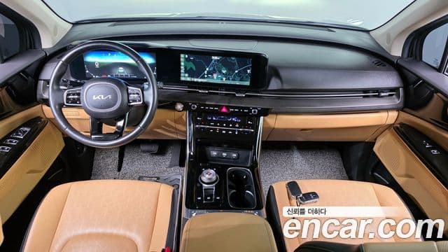 Kia Carnival 2023 — ფოტო 7/20