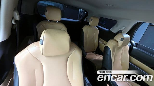 Kia Carnival 2023 — ფოტო 12/20