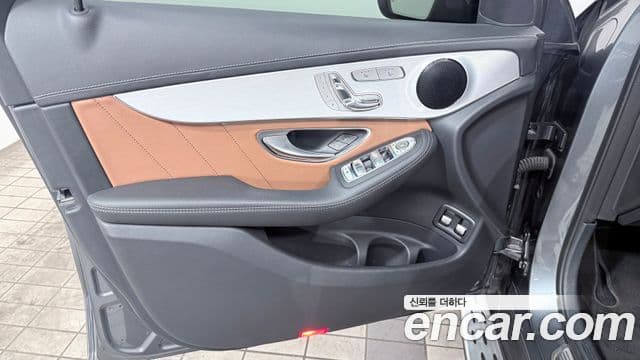 Mercedes-Benz GLC-Class 2022 — ფოტო 15/20