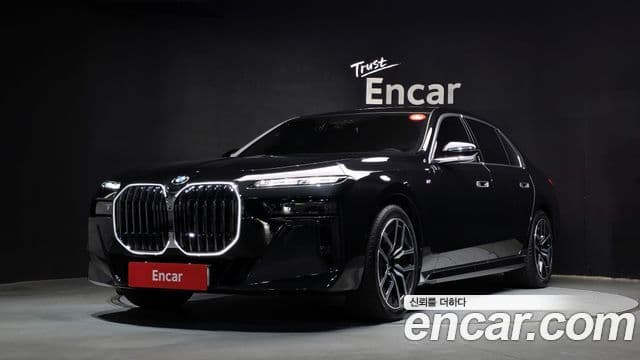 BMW 7 Series 2025 — Фото 1/20