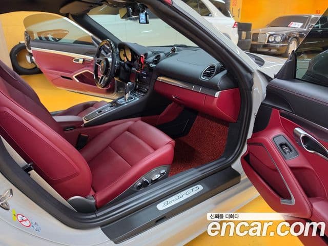 Porsche 718 Boxster 2023 — Фото 14/20