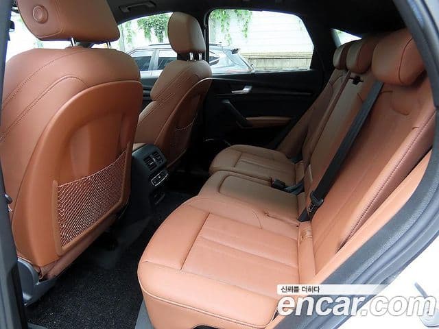 Audi Q5 2023 — ფოტო 5/20