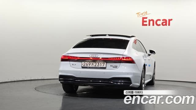 Audi A7 2022 — ფოტო 4/20