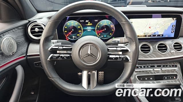 Mercedes-Benz E-Class 2022 — ფოტო 13/20