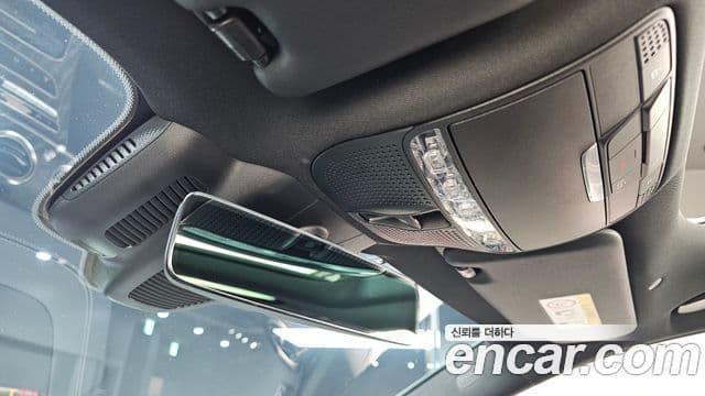 Mercedes-Benz E-Class 2022 — ფოტო 18/20