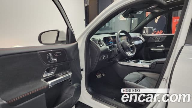 Mercedes-Benz GLB-Class 2025 — ფოტო 10/20