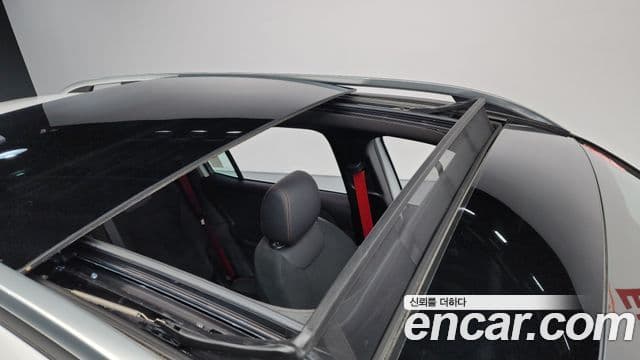 Mercedes-Benz GLB-Class 2025 — ფოტო 19/20