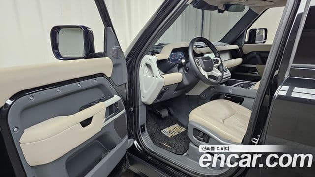 Land Rover Defender 2022 — ფოტო 10/20