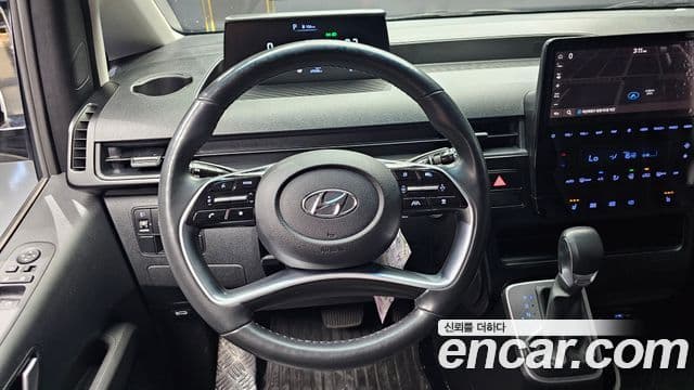 Hyundai Staria 2023 — ფოტო 13/20