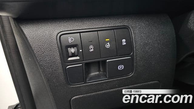 Hyundai Staria 2023 — ფოტო 16/20