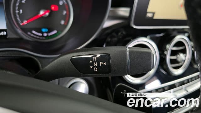 Mercedes-Benz GLC-Class 2018 — ფოტო 9/20