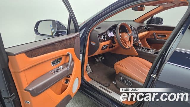 Bentley Bentayga 2019 — Şəkil 10/20