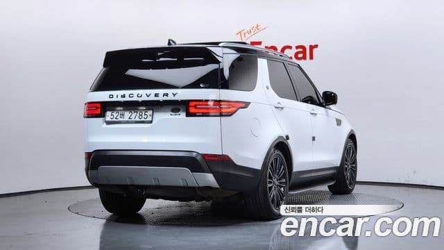 Land Rover Discovery 5 2018 — Фото 2/20