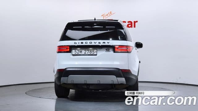 Land Rover Discovery 5 2018 — Фото 4/20