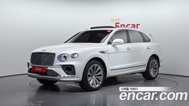 Bentley Bentayga 2022 — Фото 1/20