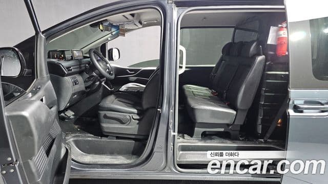 Hyundai Staria 2022 — ფოტო 18/20