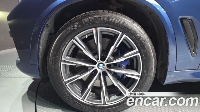 BMW X5 2019 — ფოტო 5/20