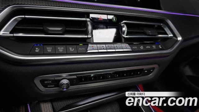 BMW X5 2019 — ფოტო 16/20