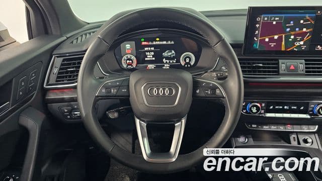 Audi Q5 2022 — ფოტო 13/20