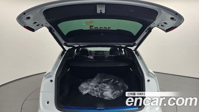 Audi Q5 2022 — ფოტო 17/20