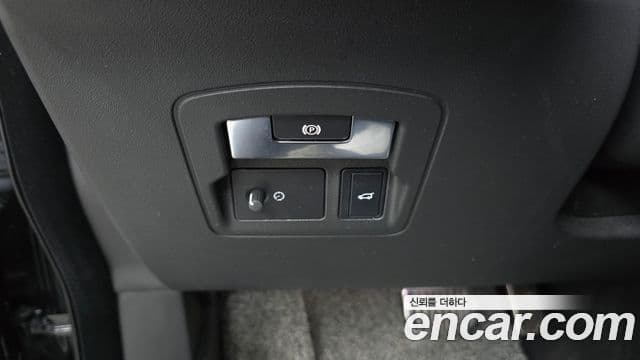 Land Rover Range Rover Velar 2020 — ფოტო 19/20