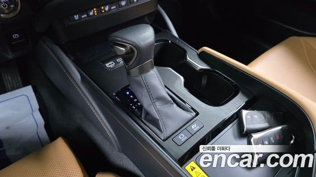 Lexus ES300h 2023 — ფოტო 9/20