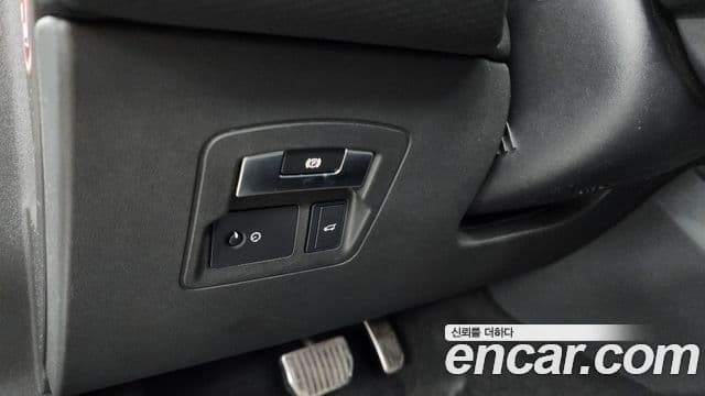 Land Rover Range Rover Velar 2018 — Фото 16/20
