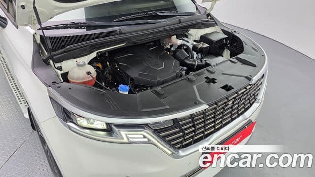 Kia Carnival 2021 — ფოტო 6/20