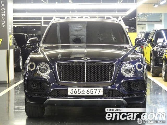 Bentley Bentayga 2020 — Фото 10/20