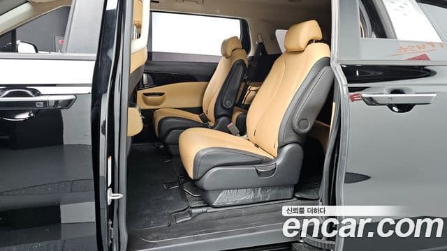 Kia Carnival 2022 — ფოტო 12/20