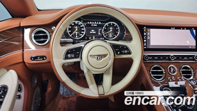 Bentley Continental GT 2022 — Фото 13/20