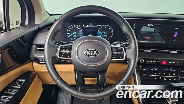 Kia Carnival 2020 — ფოტო 13/20