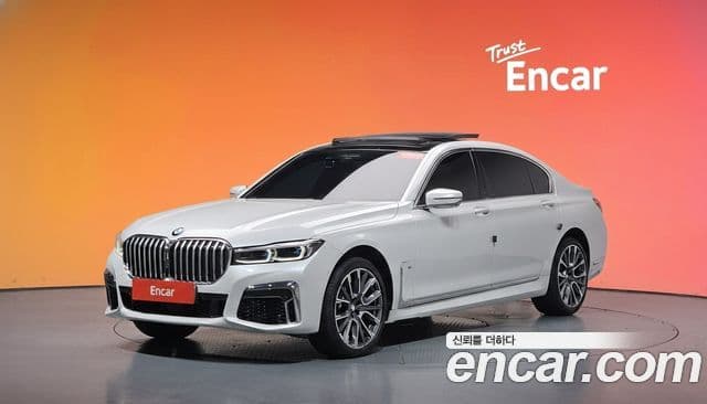 BMW 7 Series 2020 — Фото 1/20