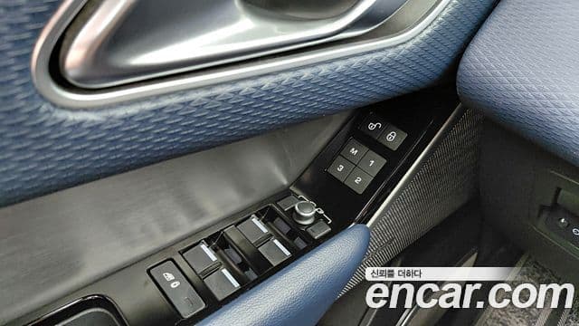 Land Rover Range Rover Velar 2019 — Фото 12/20