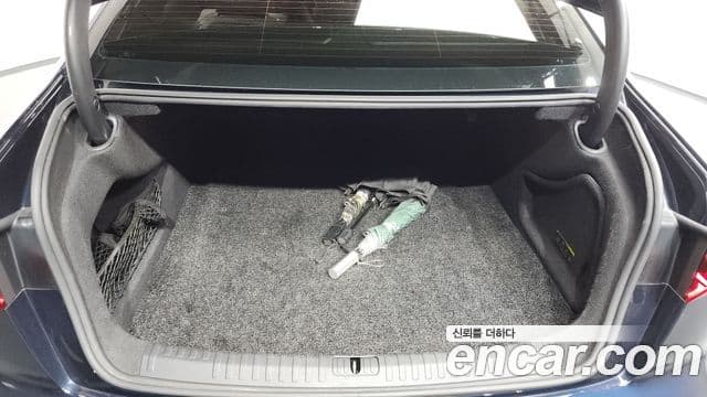 Audi A6 2021 — ფოტო 18/20