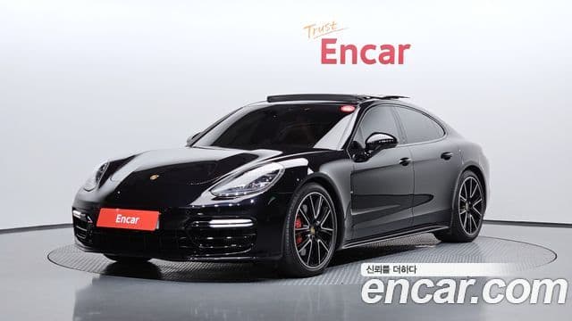 Porsche Panamera 2020 — Фото 1/20