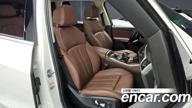 BMW X5 2019 — ფოტო 8/20