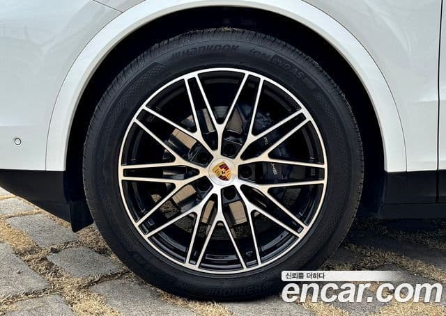 Porsche Cayenne 2023 — Фото 12/20