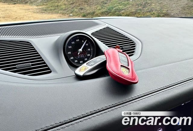 Porsche Cayenne 2023 — Фото 17/20