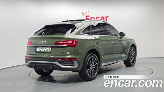 Audi Q5 2022 — ფოტო 2/20