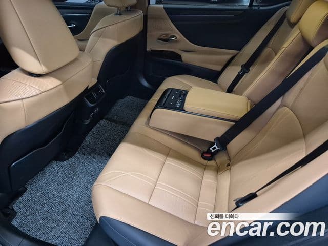 Lexus ES300h 2024 — ფოტო 11/20